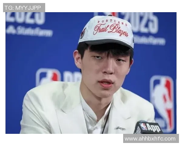 开拓者主场营销活动推出杨瀚森纪念玻璃杯引发球迷热议 开拓者主场营销活动推出杨瀚森纪念玻璃杯引发球迷热议